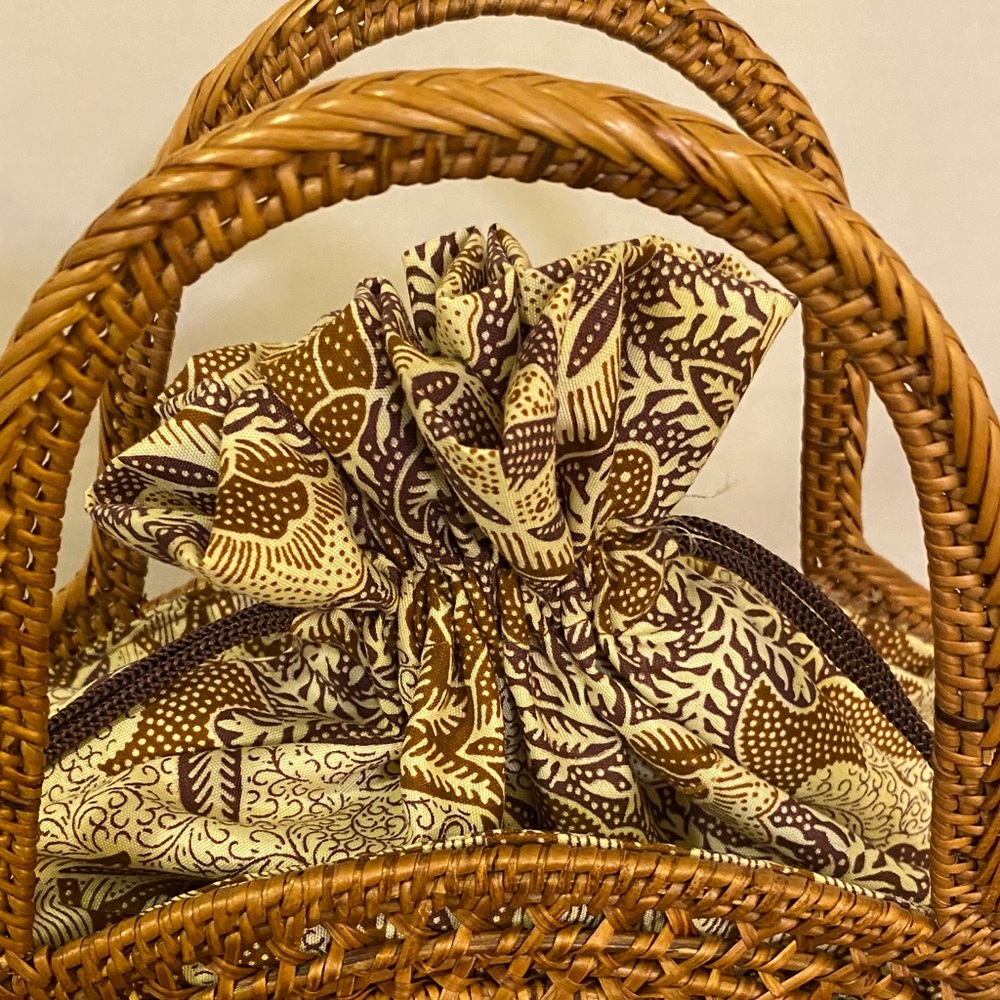 Handcrafted Brown Rattan Bag - Picture 3 of 9